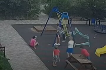 В Одессе ребенок впал в кому после игры на детской площадке, видео: "наткнулся на штырь и разорвал..."