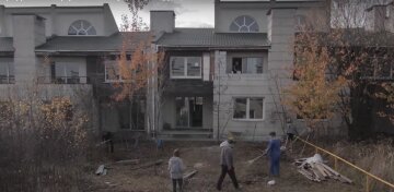 Волонтеры помогли многодетной семье из Мариуполя обрести новый дом: трогательное видео