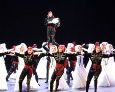 Соцсети шокированы «левитацией» грузинских танцоров в сердце Нью-Йорке (видео)