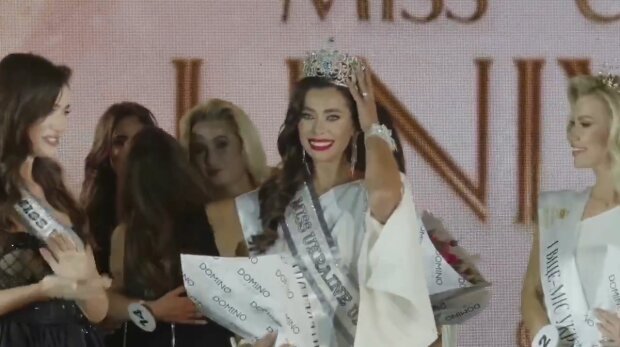 "Мисс Украина Вселенная" Неплях в белоснежном наряде показала свою жизнь после шоу: "Маловато будет..."
