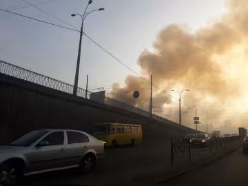 Пожар в Киеве: район заволокло токсичным дымом – фото