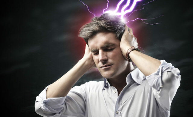 Потужна магнітна буря атакує Україну: «звалить з ніг навіть здорових», названа дата