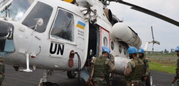 Как украинские вертолетчики защищают мир (фото)