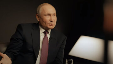 "Вище тільки Бог": у Думі наділили Путіна неймовірними привілеями