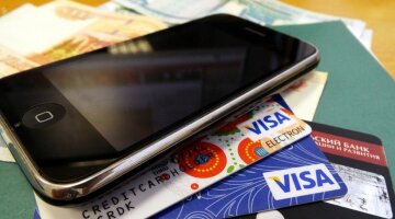 Аферы с банковскими карточками: со счетов украинцев украли сотни миллионов