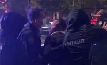 "Ну дай попісяти": зірку українського футболу пов'язала поліція, був п'яний в устілку