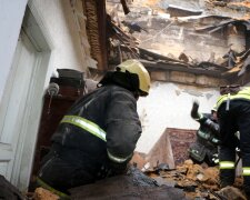 После шторма в Одессе рухнул дом: один человек погиб (фото, видео)