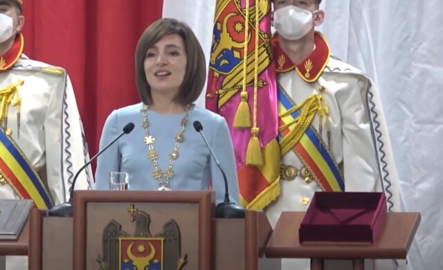 Новоизбранная президент Молдовы внезапно заговорила на украинском на присяге: "Я буду требовать..."