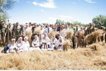 На Переяславщине воссоздали зажинки: на этот раз к обряду присоединились военнослужащие