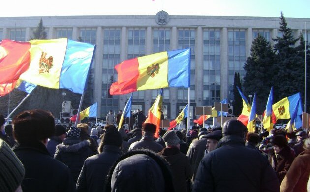 Молдавський “Майдан” поставив жорстку умову другу Путіна