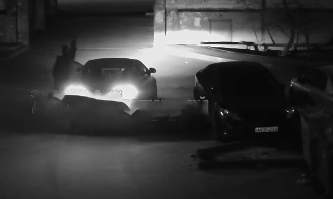 У Дніпрі чоловік відкрив вогонь по вікнах багатоповерхівки: відео інциденту