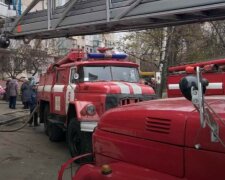 На Харьковщине вспыхнул серьезный пожар, среди пострадавших ребенок: кадры с места