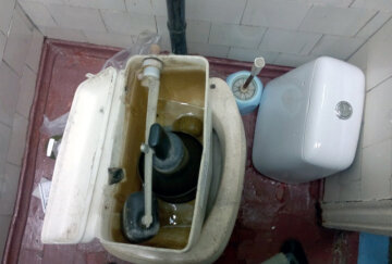 У туалеті Авдіївської лікарні знайшли гранату (фото)