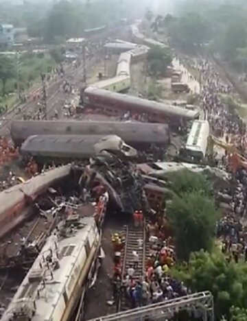 Катастрофа на железной дороге в Пакистане