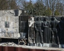 Монумент Бойової Слави розбирають у Львові: що чекає пам'ятник часів СРСР надалі