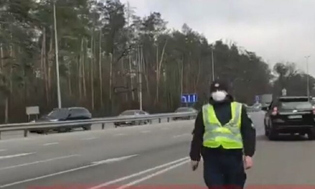Ніякі заборони та НС не працюють: що діється на в'їздах у Київ, показові кадри