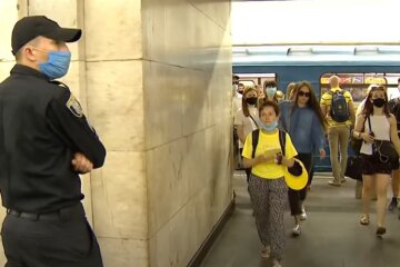 Поліція візьметься за пасажирів харківського метро: "Направимо підкріплення"