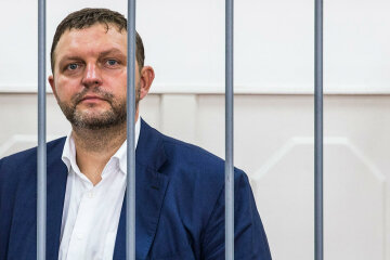 Скандальный губернатор даст показания против Навального ради освобождения