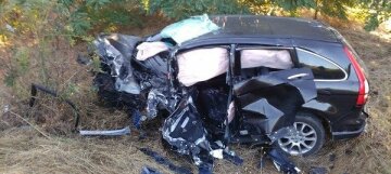 Смертельна ДТП під Миколаєвом: машини зіткнулися лоб у лоб (фото)