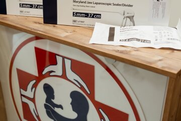 Фонд Андрея Матюхи передал новое хирургическое оборудование «Охматдету»