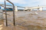 вода