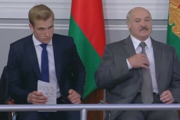 16-летний сын Лукашенко уехал из Беларуси: "Срочно забрал документы из лицея БГУ и..."