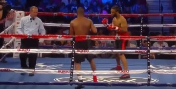 "Випав з трусів": конфуз боксера під час бою потрапив на відео