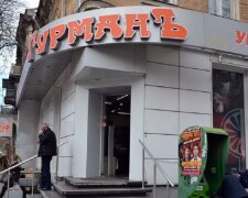 "Вали додому і там говори українською": продавщиця накинулася на покупця в Одесі, відео