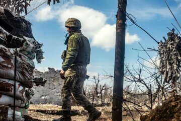 Розведення військ у Золотому: генерал розкрив правду про ситуацію на Донбасі