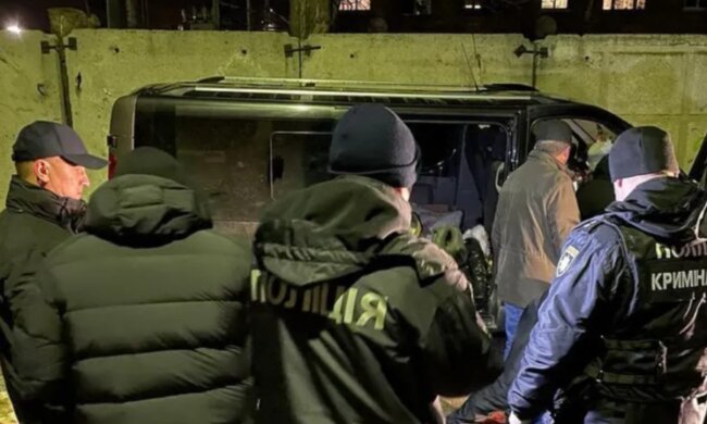 Україну сколихнула розправа над сім'єю, тіла подружжя знайдені в машині: перші деталі і фото