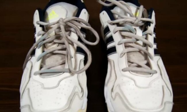 кросівки, взуття