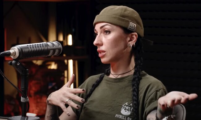 "Люди всегда были на стреме": военная поделилась, почему Украина от очередей добровольцев под ТЦК перешла к "бусификации"