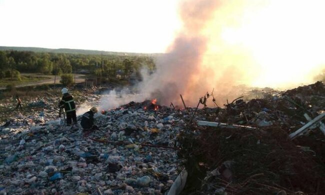 сміттєзвалище на Полтавщині у вогні