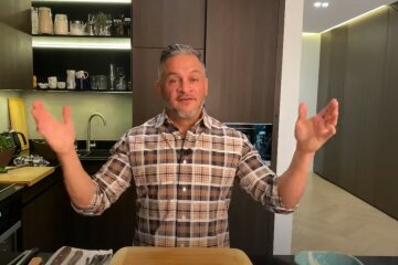 Действительно особый вкус: "Мастер Шеф" Хименес-Браво дал рецепт грибной юшки с овощами