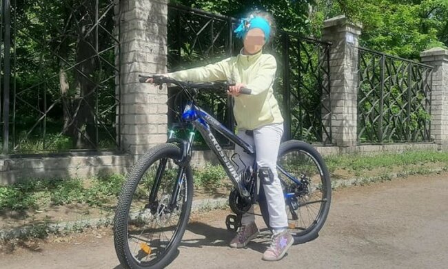 У Дніпрі шукають нахабного злодія, фото: "Подружився з дитиною і..."