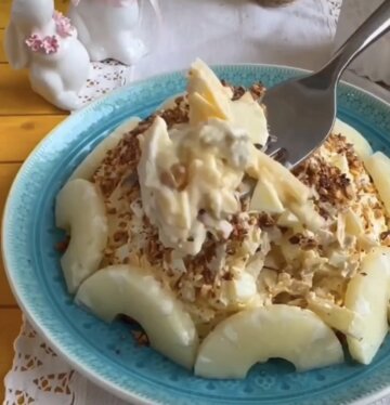 салат с курицей и ананасами