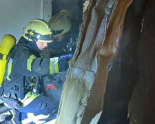 Здание колледжа загорелось в центре Одессы, кадры: десятки спасателей бросились на помощь