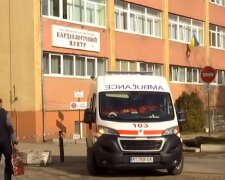 У київській лікарні пацієнтку з кровотечею виставили на вулицю: "Карантин – нічим не можемо допомогти!"