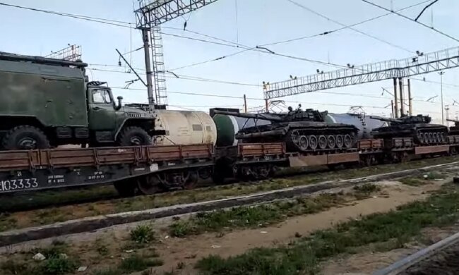 У білорусі помітили ешелон з танками: "За зовнішнім виглядом техніки можна зробити висновок..."