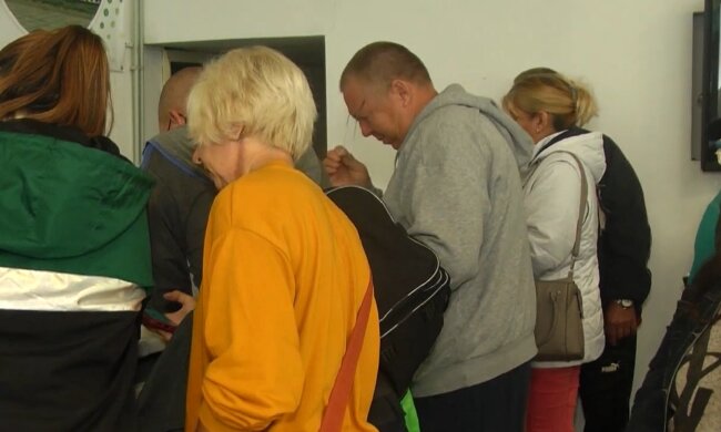 Безкоштовні продукти для ВПО та пенсіонерів у Дніпропетровській області