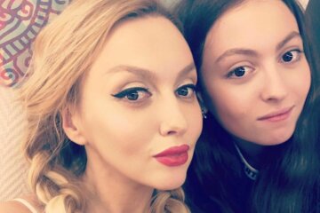 оля полякова с дочкой