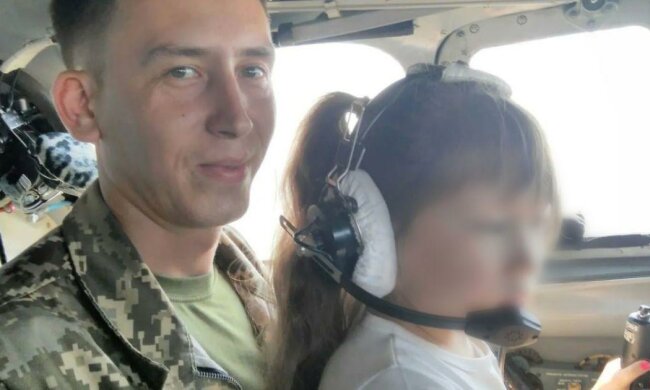 "Вопрос уже решен": директора, которая не взяла в школу дочь погибшего в Ан-26 пилота, наказали