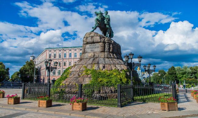 памянтик Богдану Хмельницкому