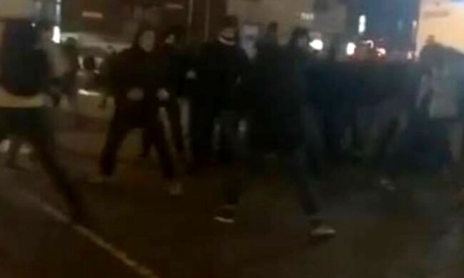 Українці влаштували масову бійку в святому місці: "в хід пішла арматура і...", кадри наслідків