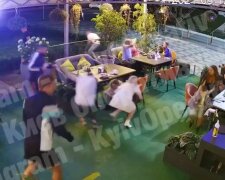 Стрілянина в київському ресторані: запис з камери відеоспостереження потрапив в мережу