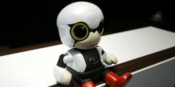 Японкам запропонували всиновлювати роботів