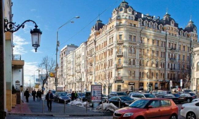 Масовий протест біля будинку Кличка паралізував центр Києва: перші подробиці і кадри