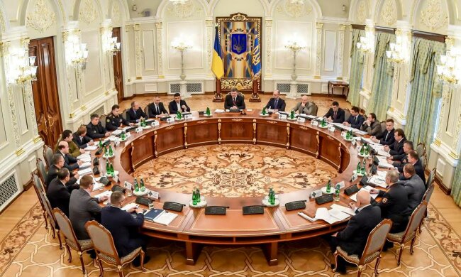 Велику “шишку” з РНБО зняли після скандалу: “спливла нахабна схема відмивання грошей”
