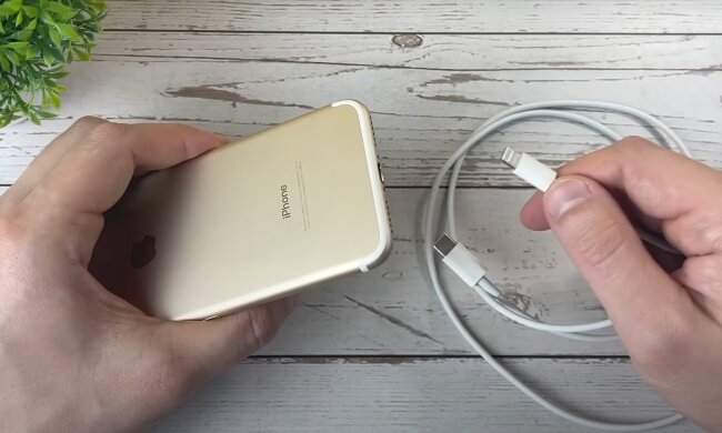 зарядка для телефона