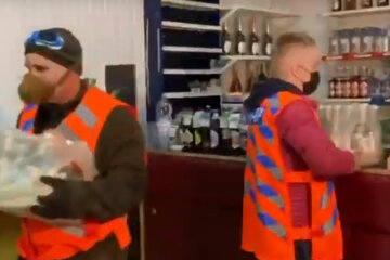 Наливайки в Днепре "помогают" одолеть коронавирус: показательные кадры